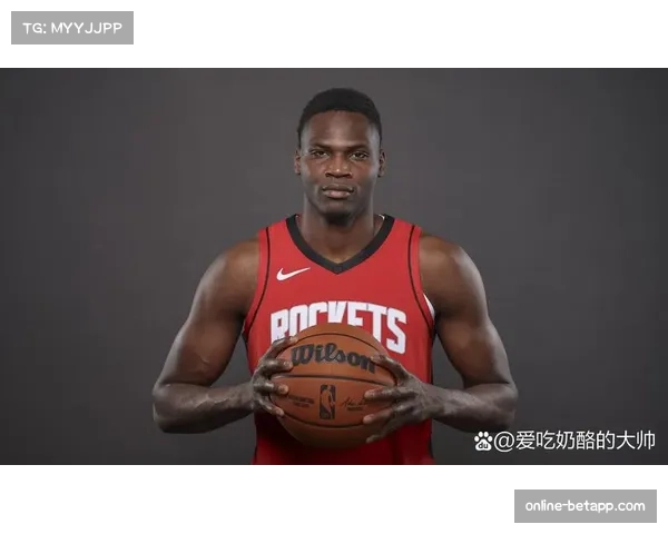 火箭第三节进攻效率达132.5 雷霆防守沟通出现多次失误